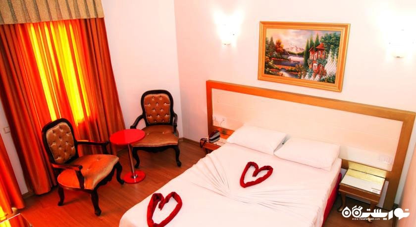 تخت بزرگ اتاق استاندارد